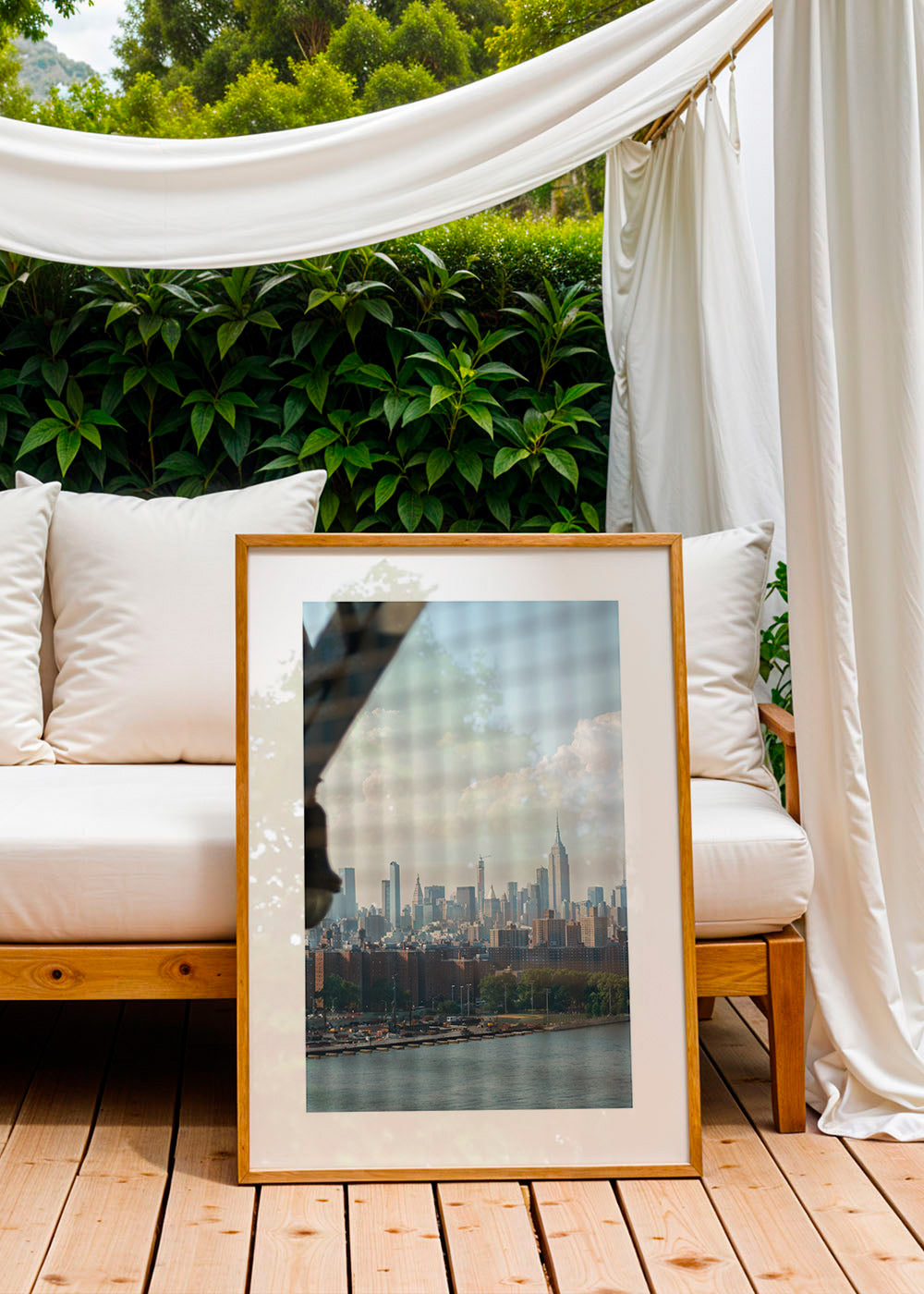 Stadsposter met skyline door het raam