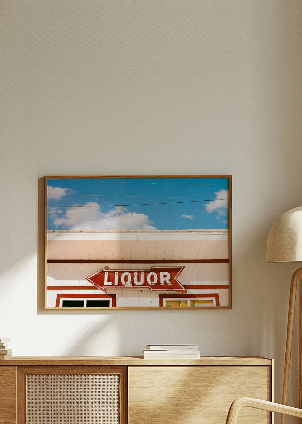 Vintage foto bord 'LIQUOR' tegen blauwe lucht – Product2