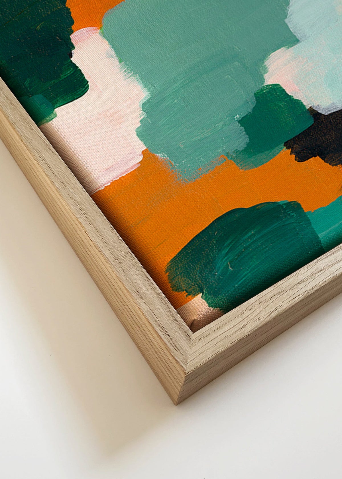 Abstract schilderij met groene en oker streken – Canvas detail
