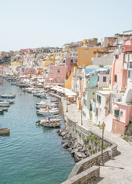 Reisposter Procida haven pastelkleurige huizen