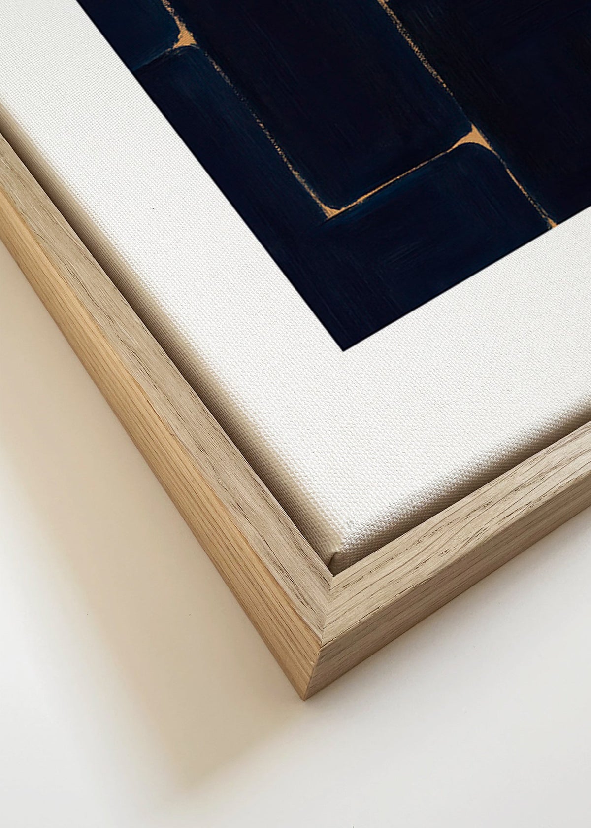 Diepblauw abstract kunstwerk met gouden accenten – Canvas detail