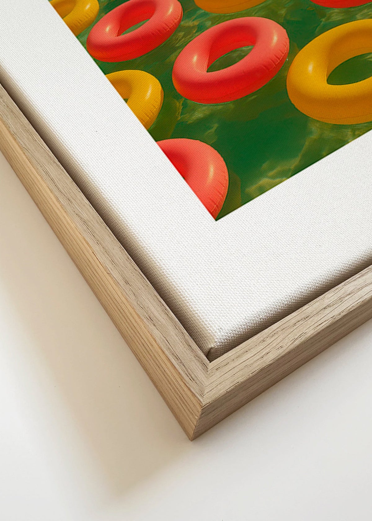 Geometrische poster met drijvende rode en gele ringen – Canvas detail