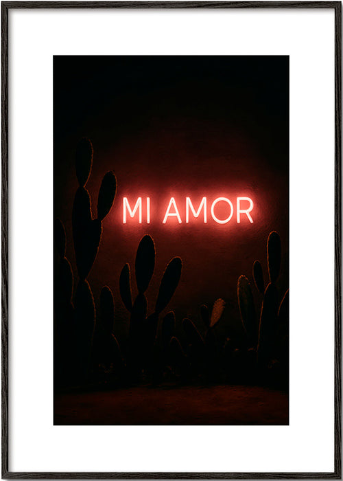 Fotografie: neonbord 'Mi Amor' met cactussen – Black Frame