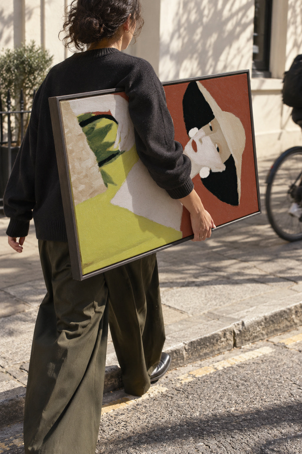 Market Finds - Framed canvas in an interior