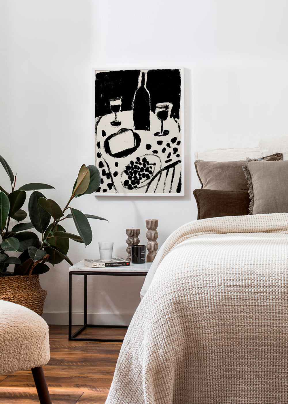 Keuken kunst: fles en druiven in monochroom