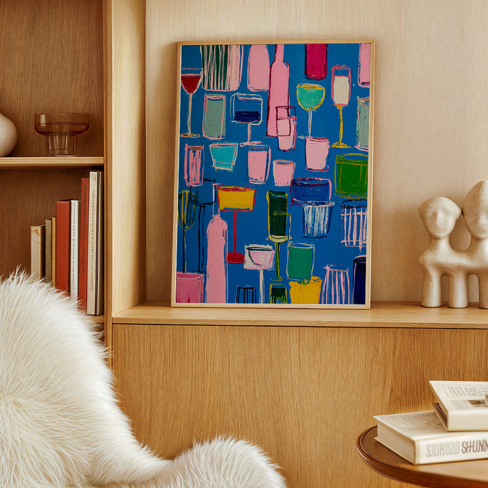 Keuken kunst: kleurrijke cocktails op blauwe achtergrond
