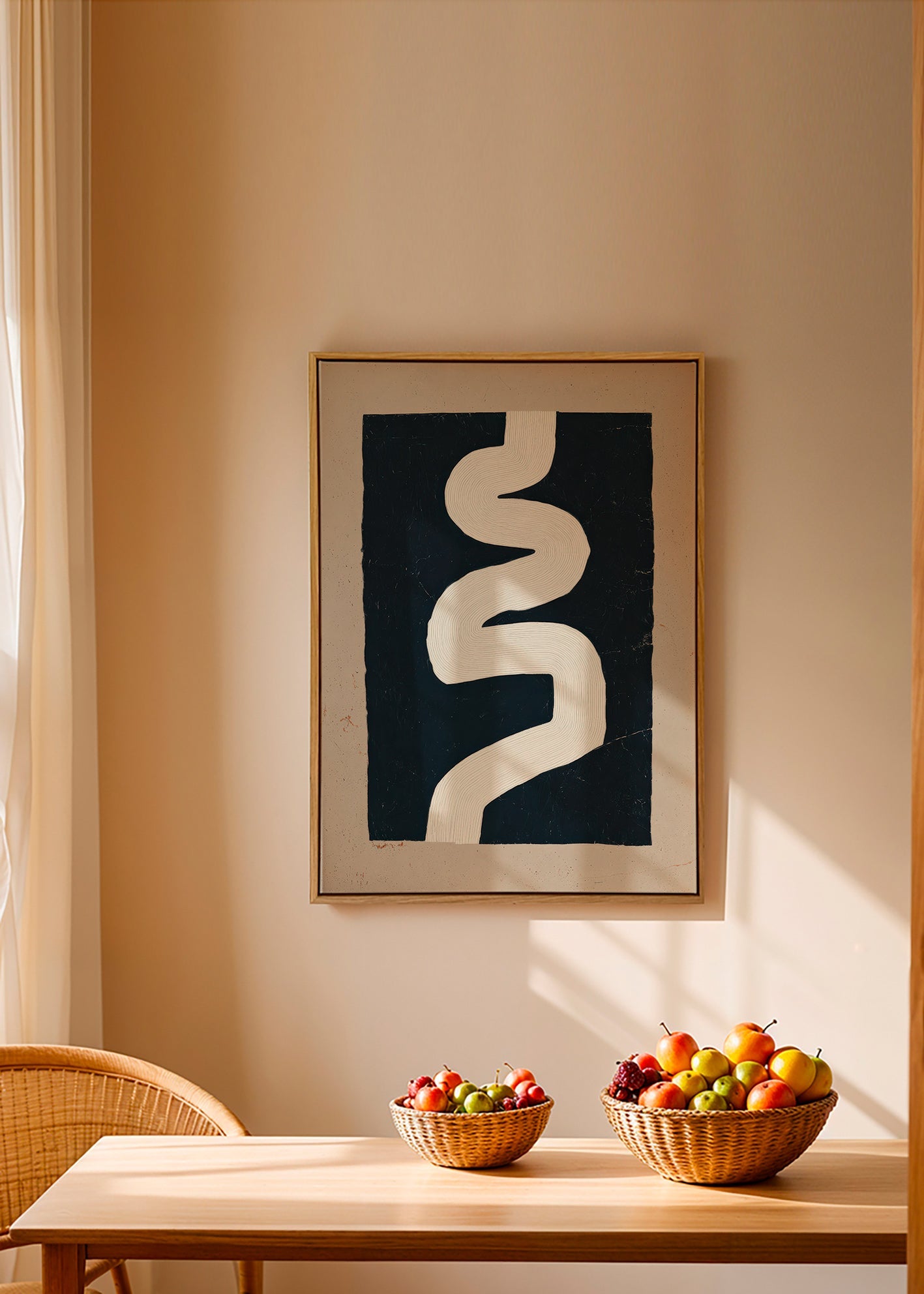 Minimalistische print witte curve op donker vlak