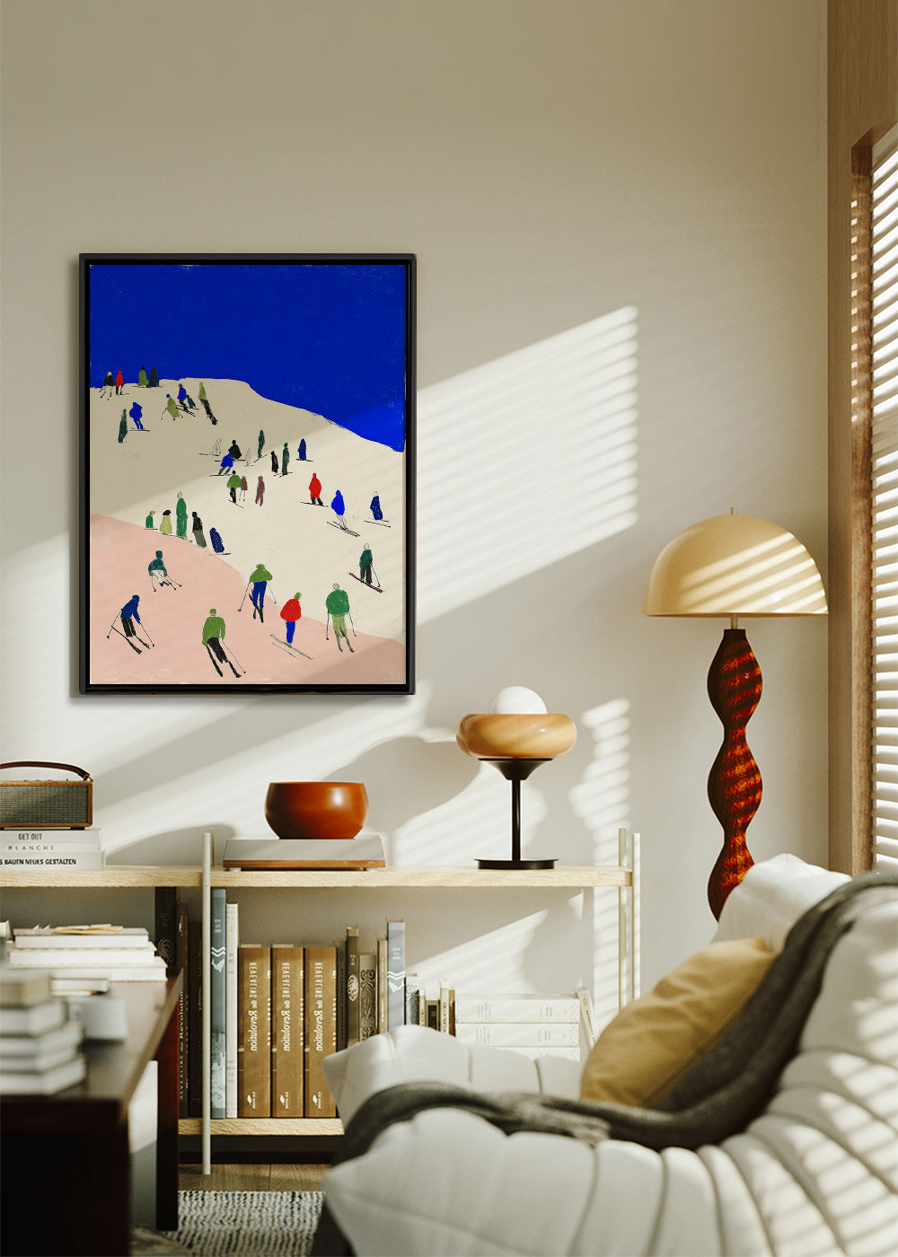 Landschapsschilderij met skiërs op blauwe helling
