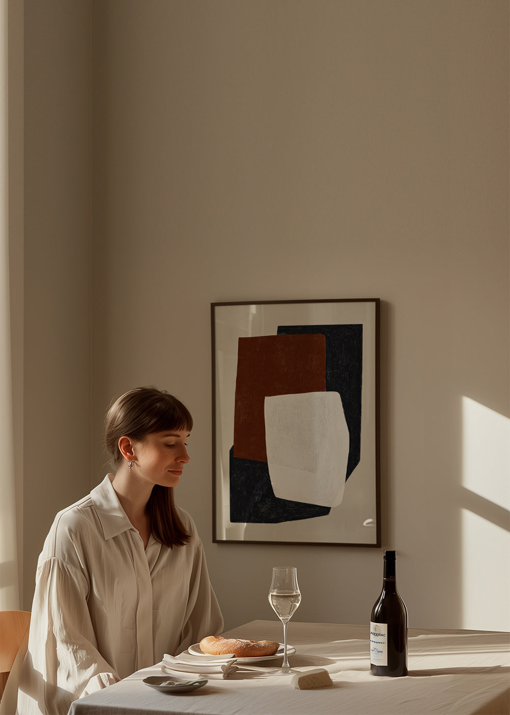 Geometrisch kunstwerk met lagen in aardetinten