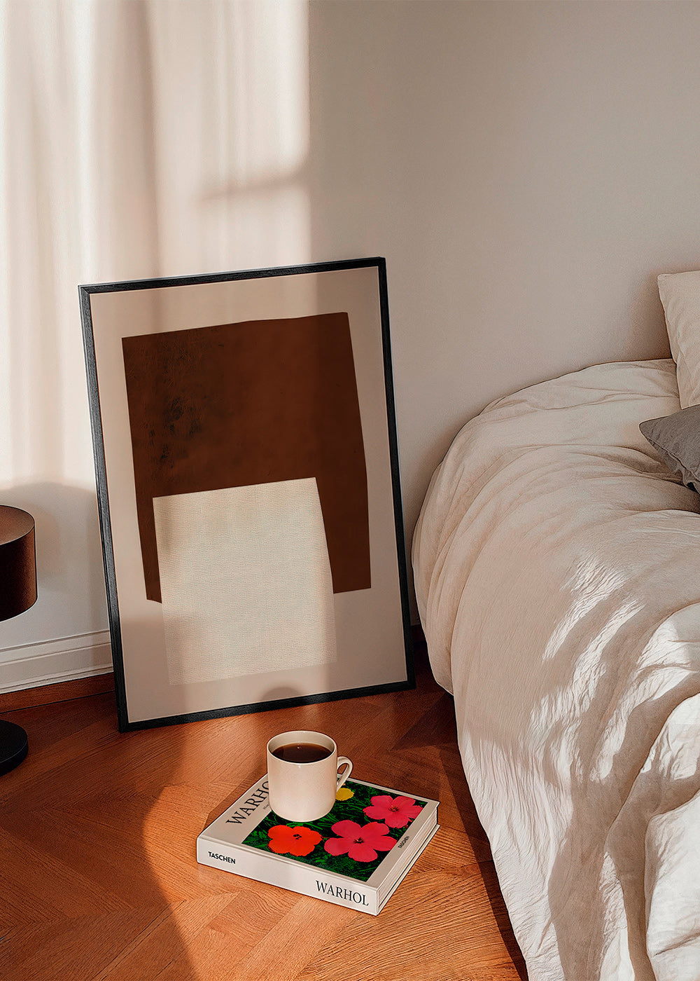 Minimalistisch ontwerp met bruine en crèmekleurige vormen