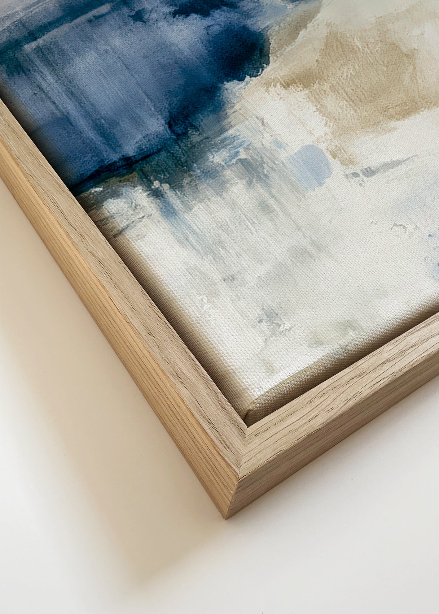 Abstracte kunst winternevel met blauwe vegen
