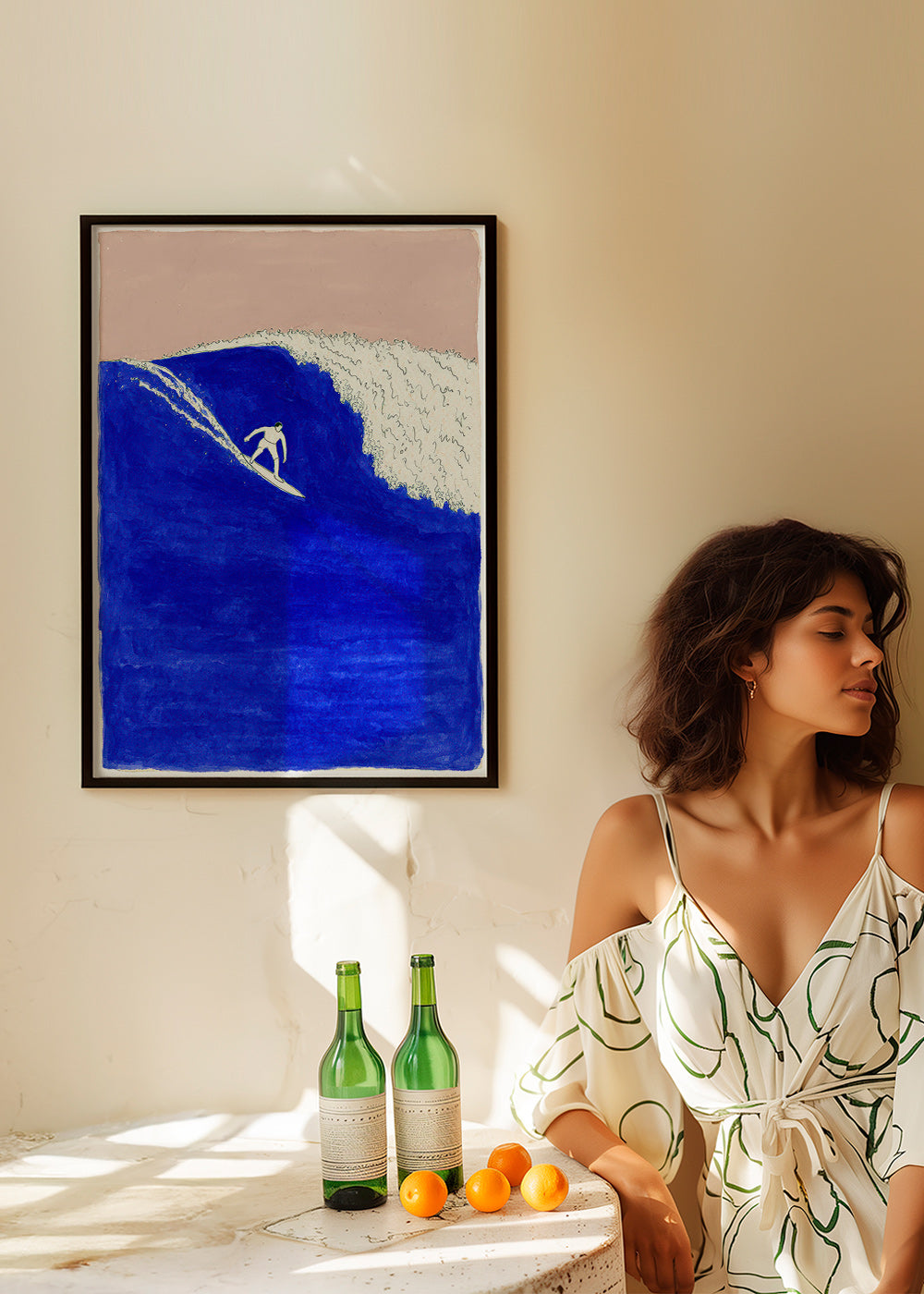 Sportkunst: surfer op intense blauwe golf