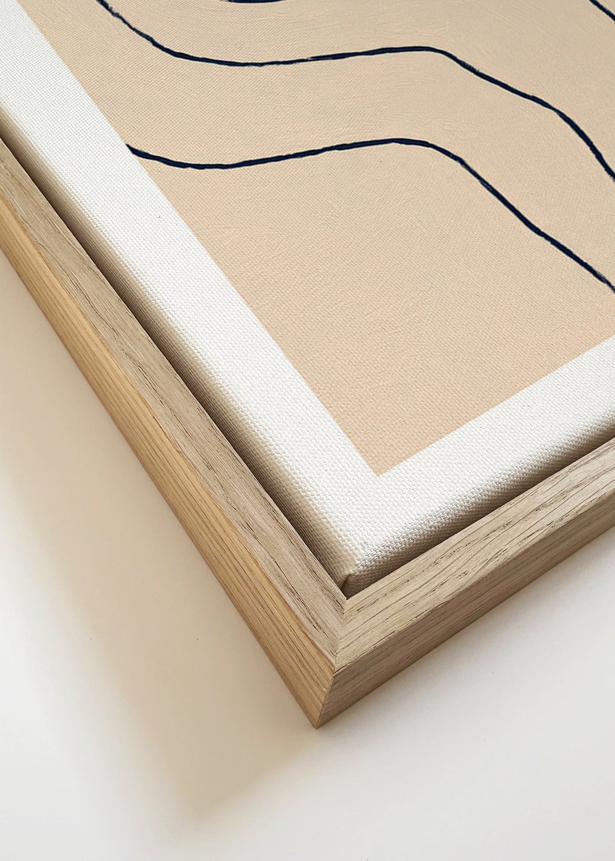 Minimalistisch kunstwerk met organische lijnen beige