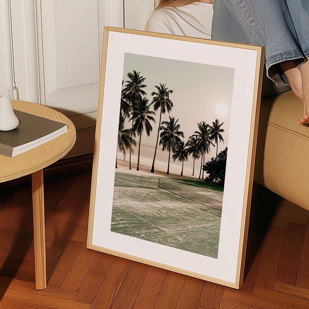 Landschap kunst met palmbomen en een tennisbaan
