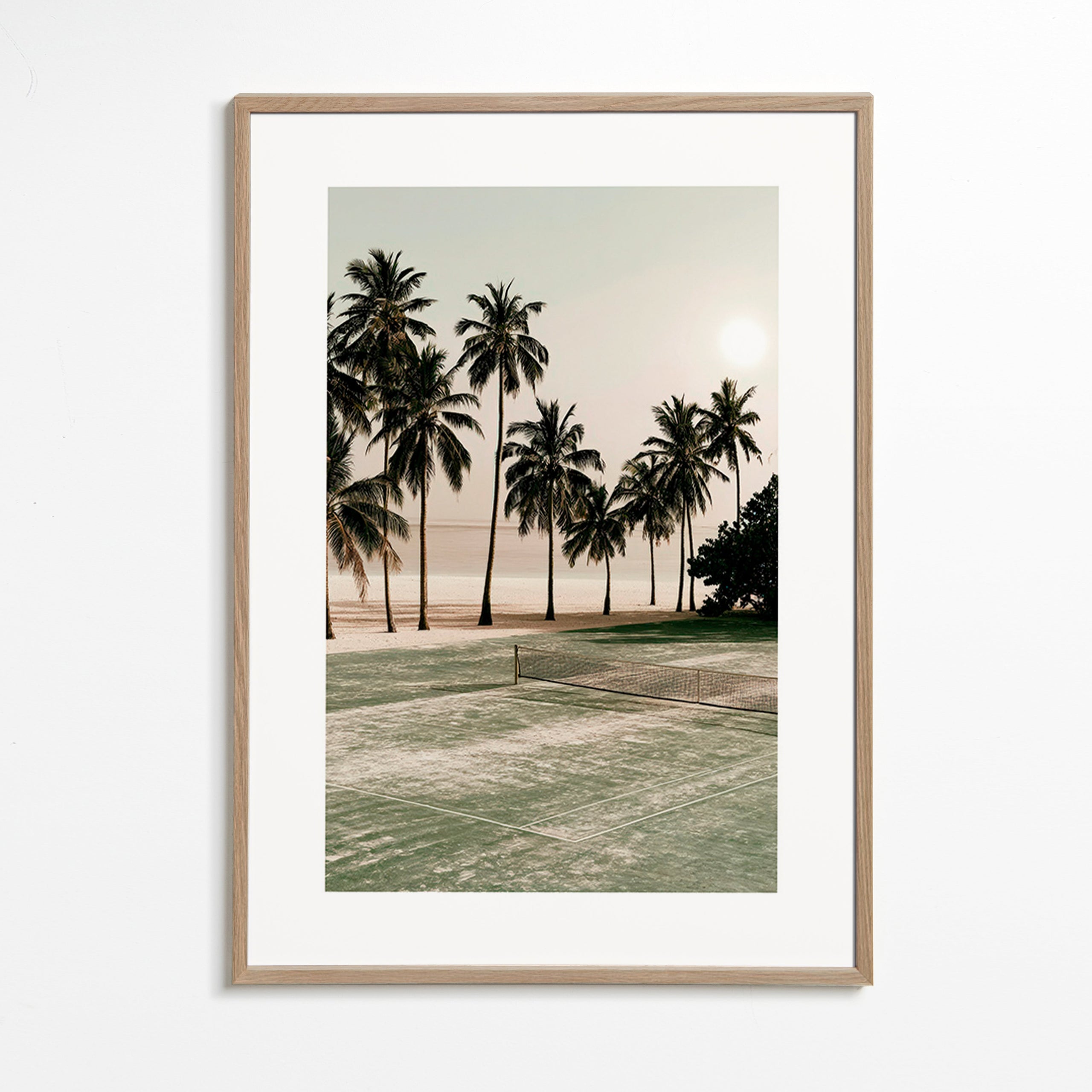 Landschap kunst met palmbomen en een tennisbaan