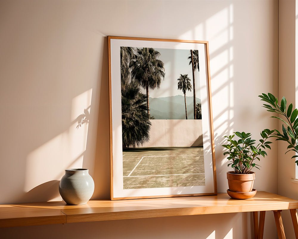 Landschap kunst met palmen en minimalistische muur
