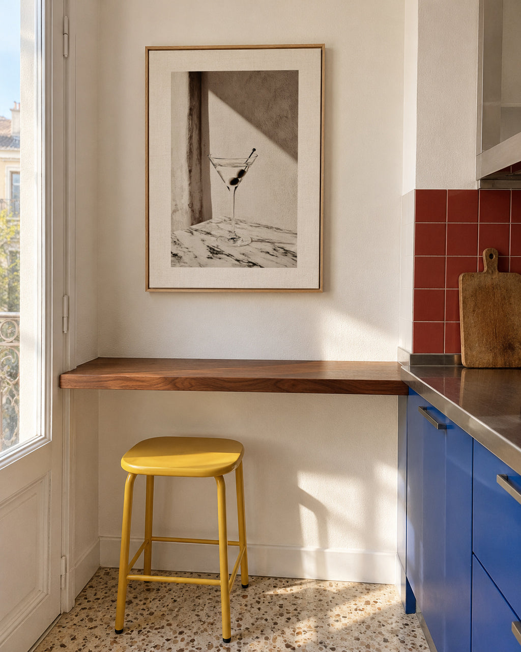 Martini Light - Framed canvas in an interior