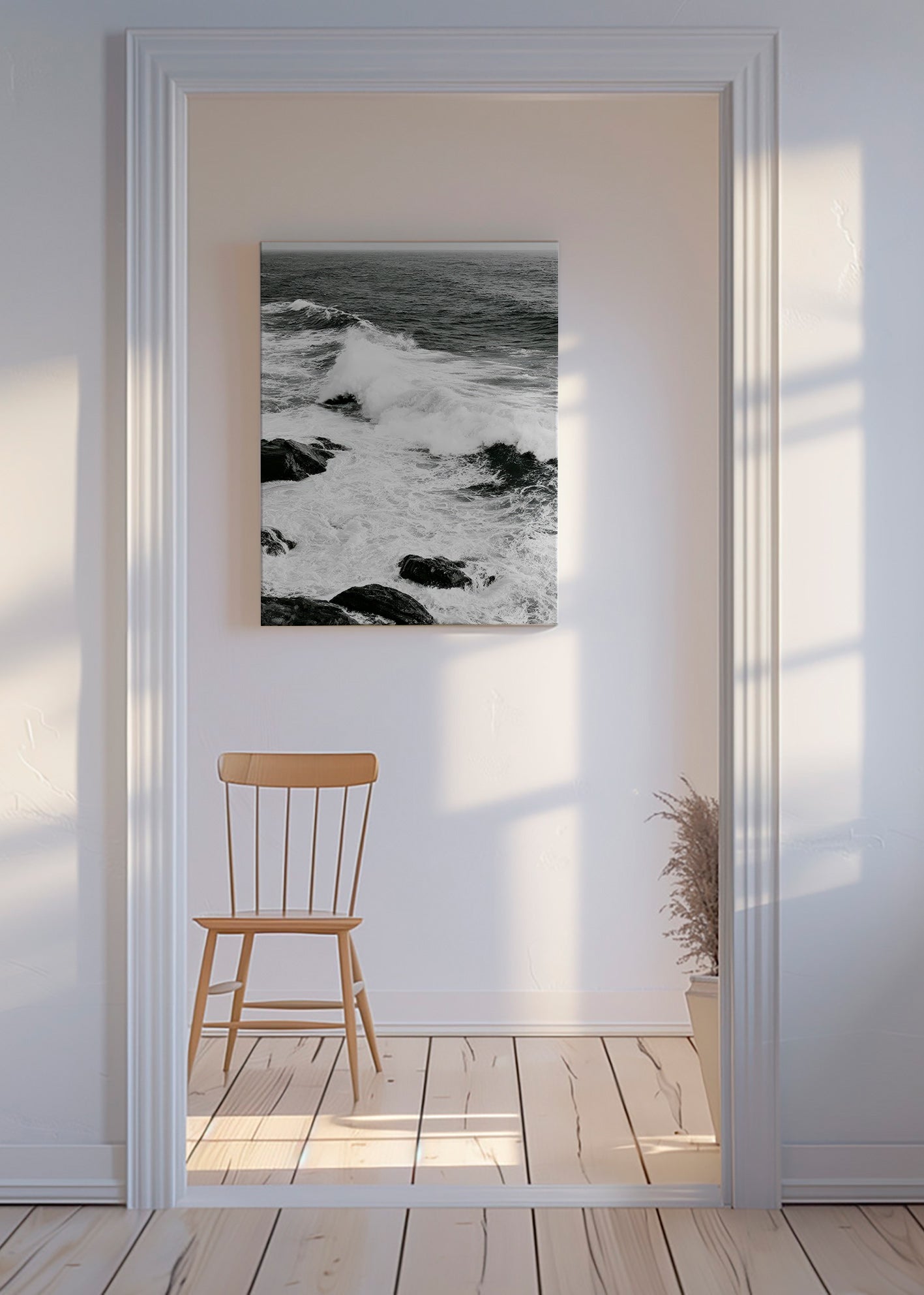 Landschapkunst met brekende golven in zwart-wit