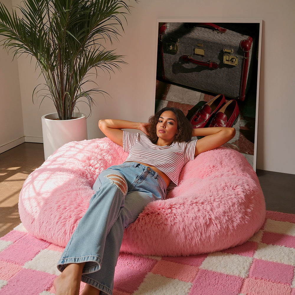 Reisefoto met vintage koffer en rode loafers