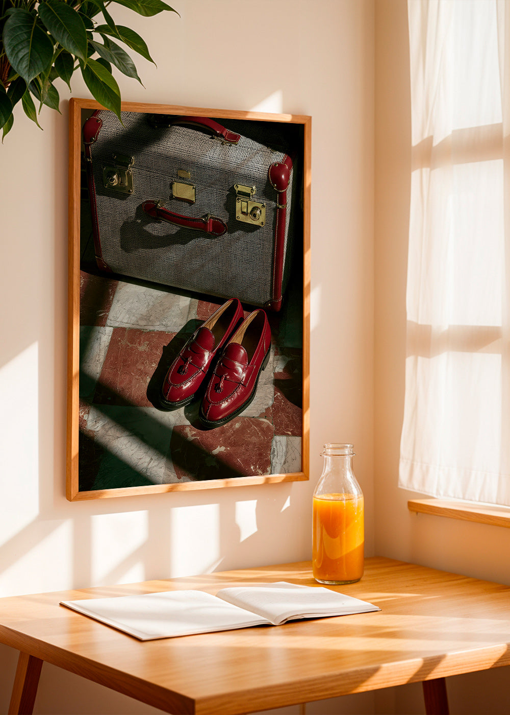 Reisefoto met vintage koffer en rode loafers