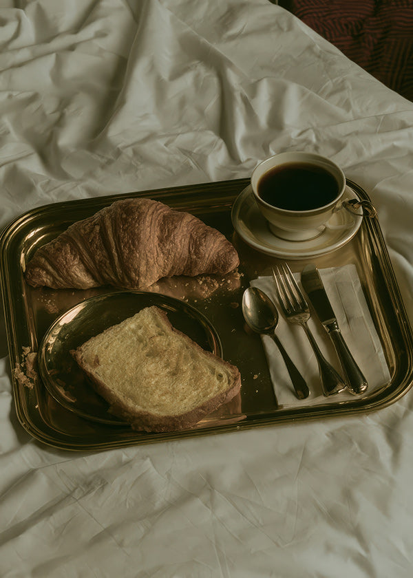 Keuken kunst met ontbijt op dienblad