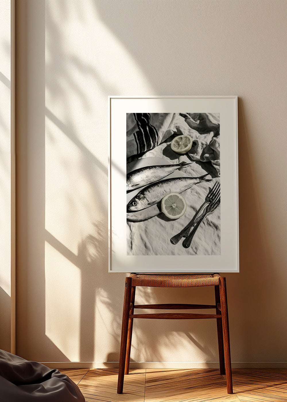 Keuken kunst: monochrome sardines en citroen stilleven