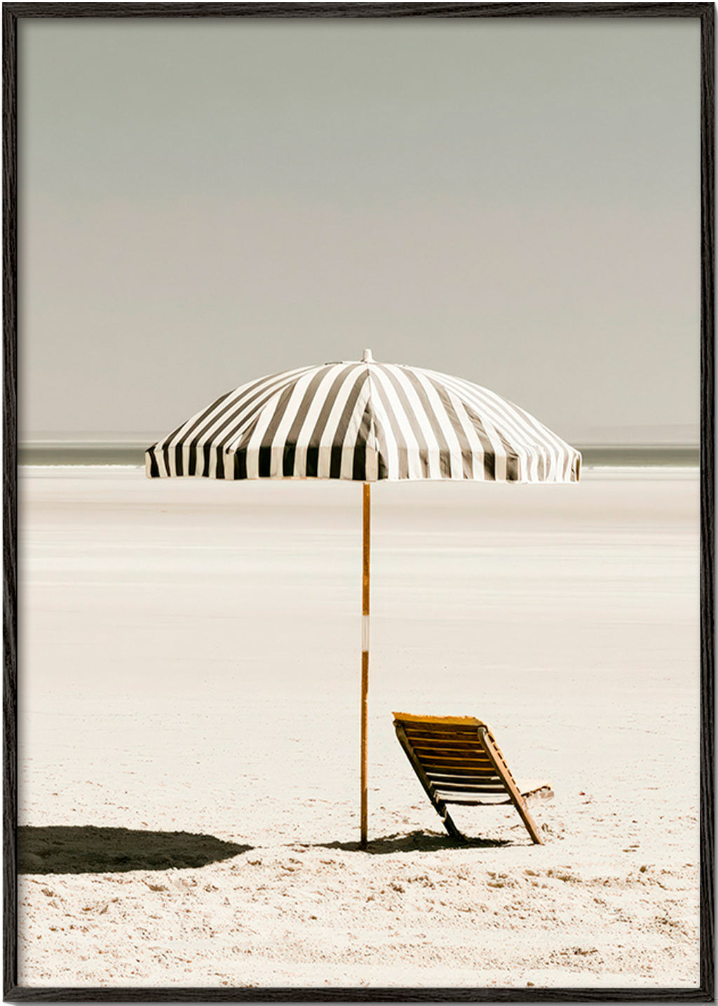 Landschapsposter met eenzame parasol