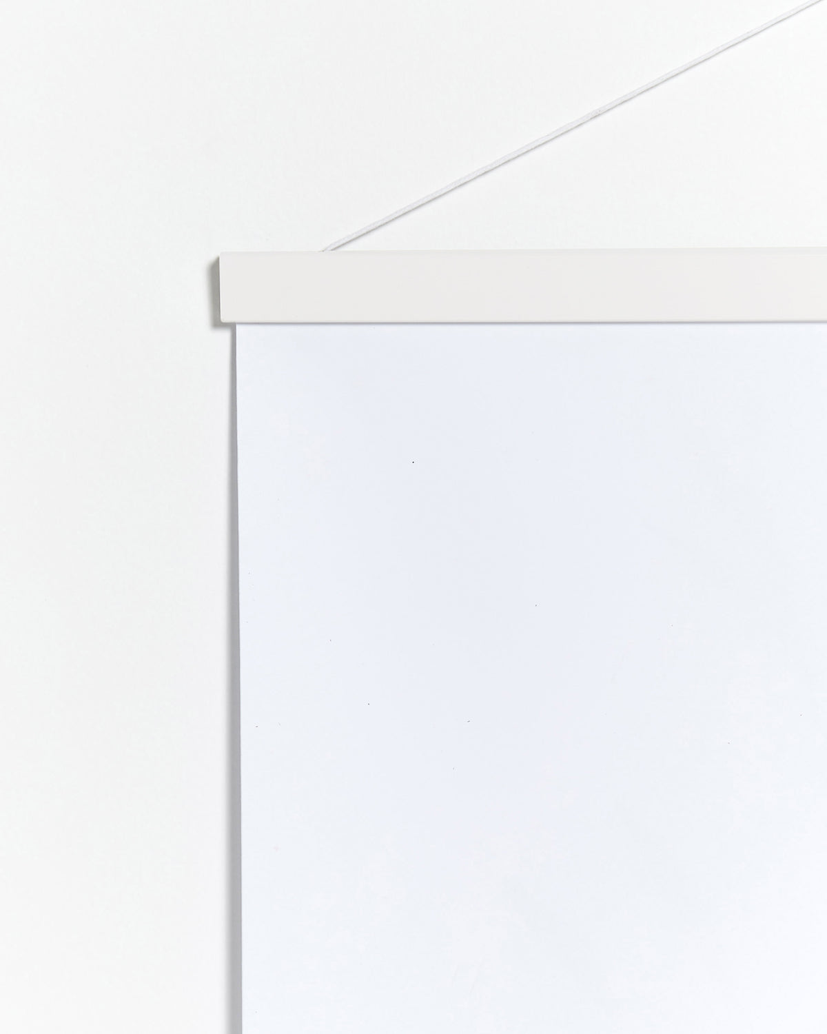 Colgador para póster de 60cm de madera y color blanco