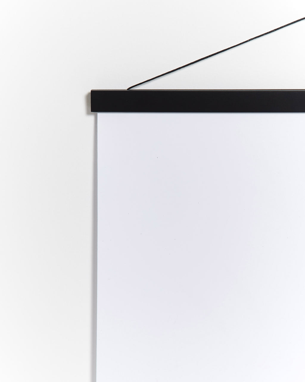 Colgador para póster de 50cm de madera y color negro