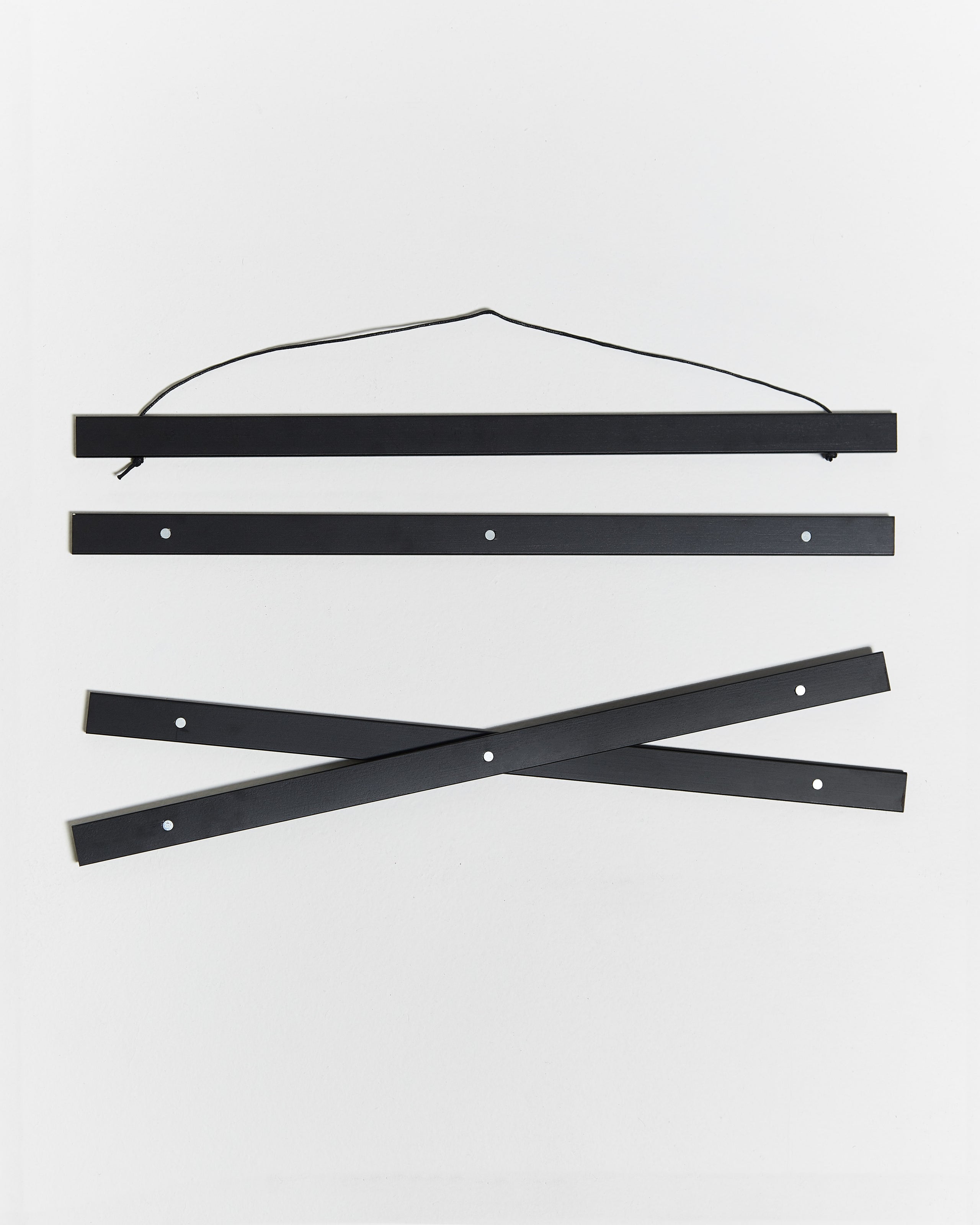Colgador para póster de 50cm de madera y color negro